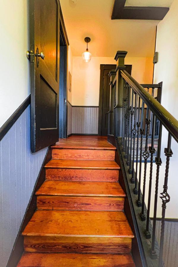 The Pub- 8Br Free Parking, Minutes From Falls & Casino 나이아가라폴스 외부 사진