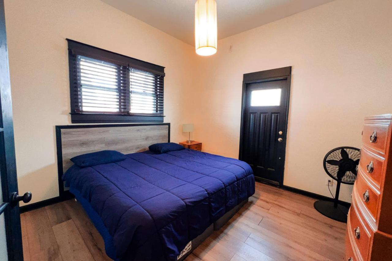 The Pub- 8Br Free Parking, Minutes From Falls & Casino 나이아가라폴스 외부 사진