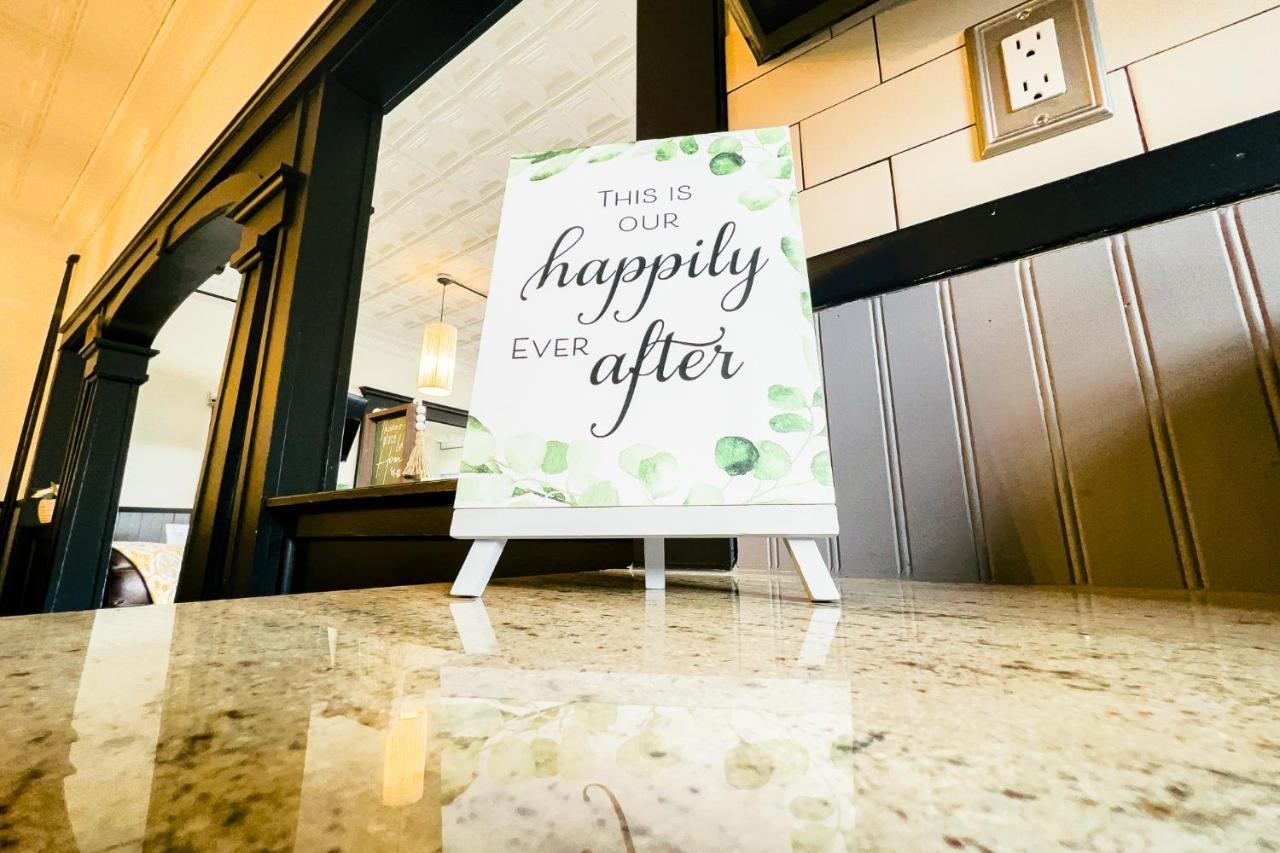 The Pub- 8Br Free Parking, Minutes From Falls & Casino 나이아가라폴스 외부 사진