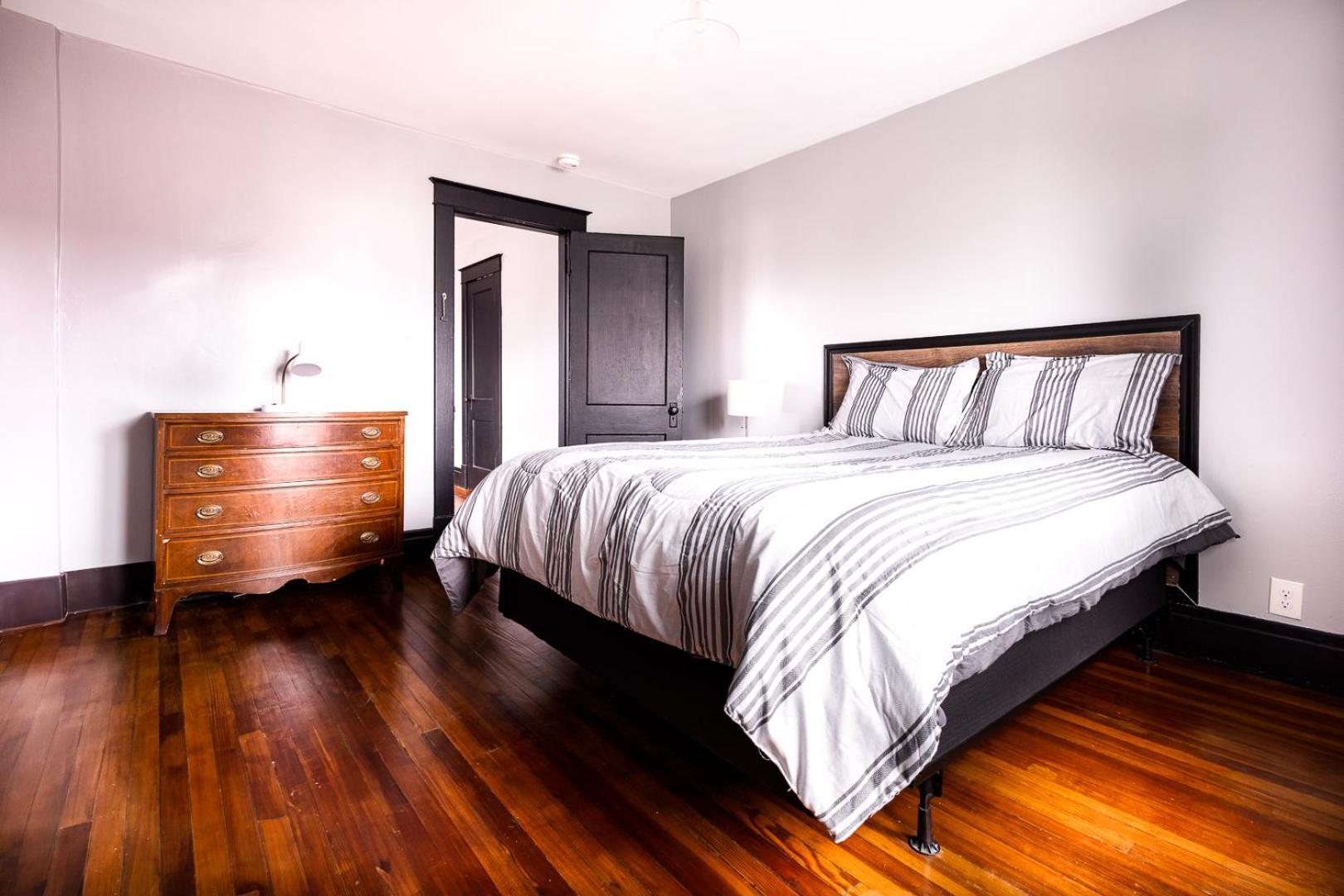 The Pub- 8Br Free Parking, Minutes From Falls & Casino 나이아가라폴스 외부 사진